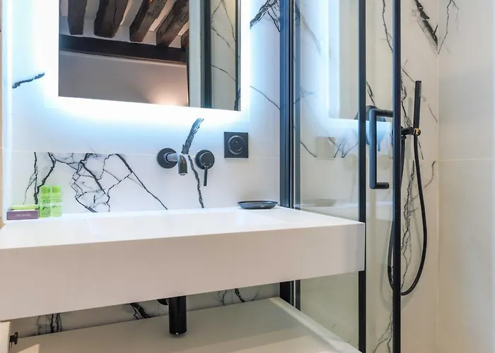 Superb La Sorbonne Latin Quarter *